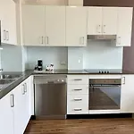 Darling Harbour Escape - Sydney 1 Bedroom - Pool-Gym-Aircon - City Views