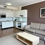 Darling Harbour Escape - Sydney 1 Bedroom - Pool-Gym-Aircon - City Views